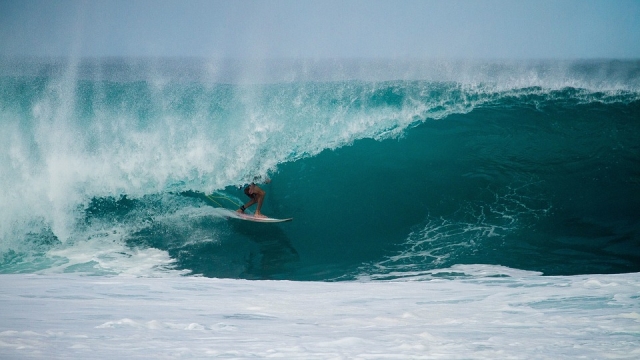  Beat the waves 