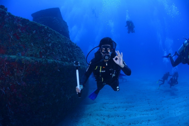  Come with your friends to record what you dive 