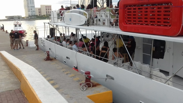 Subiendo todos al barco