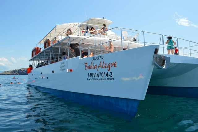 Ven en nuestro barco