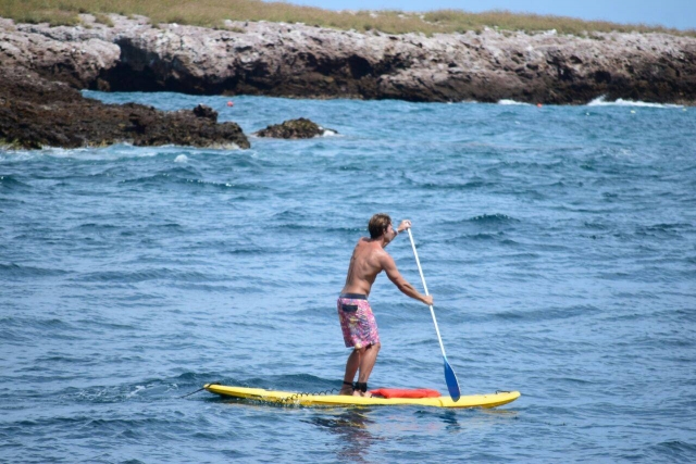  Explore by paddle surf 