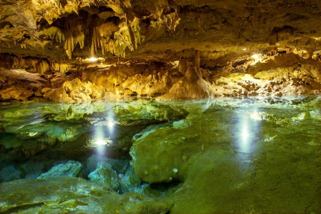  Conheça o cenote mais antigo
