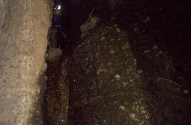  S'enfoncer dans les grottes 