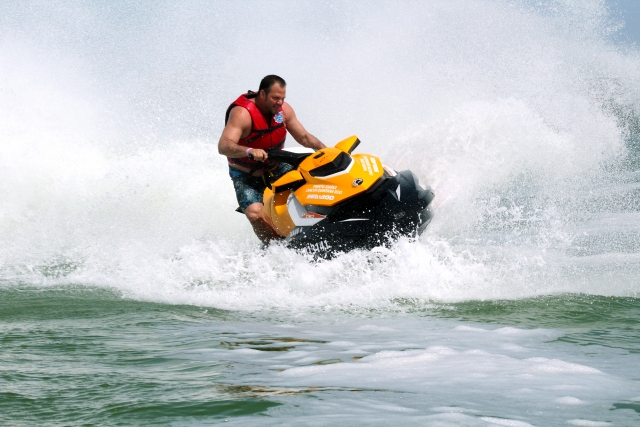  Jet skis 