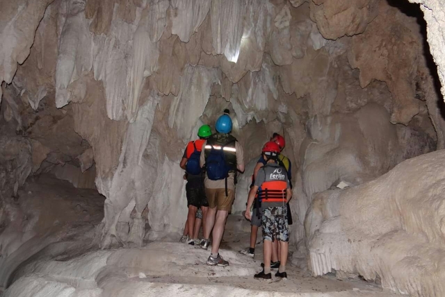  Imparare cosa significa fare speleologia 