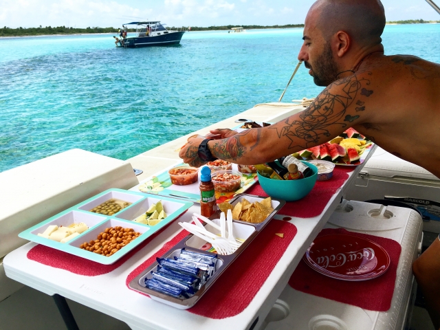  Ceviche and cocktails 
