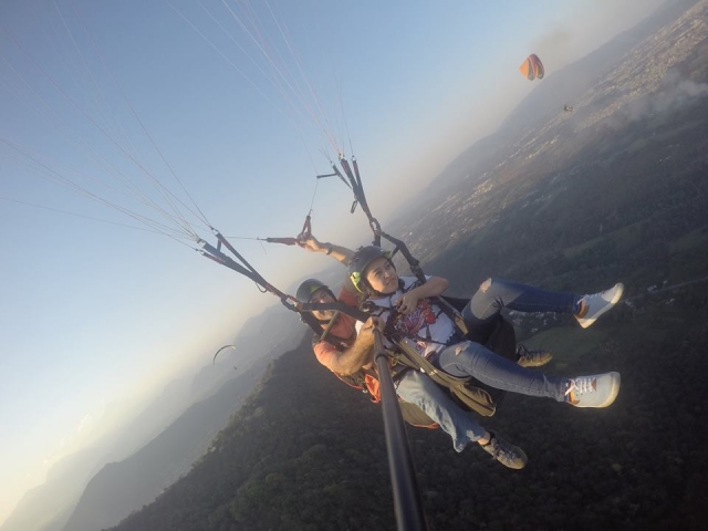  controllare il parapendio 
