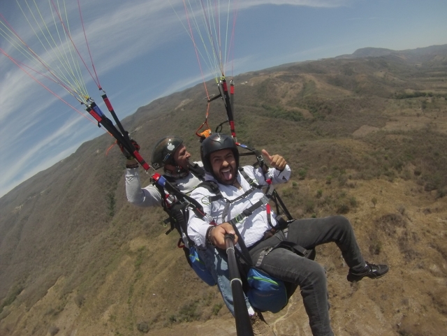  Two-seater paragliding 