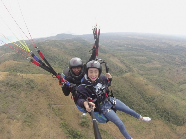  Flying a tandem paraglider