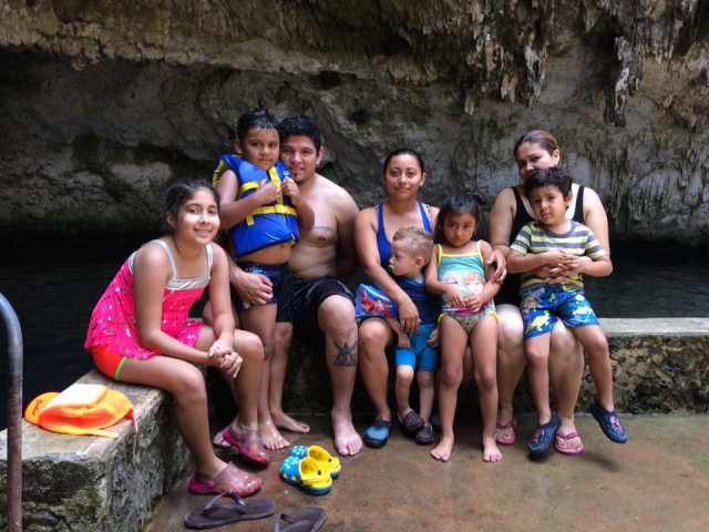  与全家人一起来 