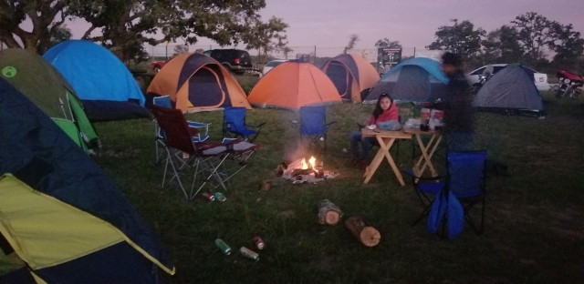 CAMPING