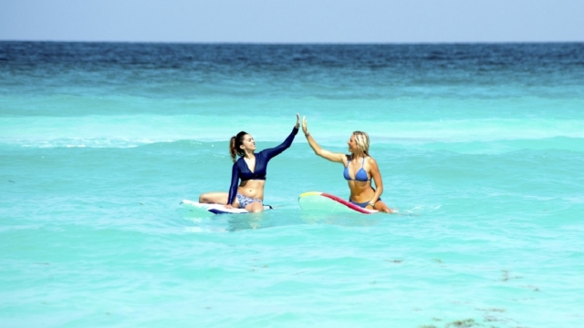  Strand, Sonne, Freunde und Surfen - 999 – Viel Spaß bei Good Vibes