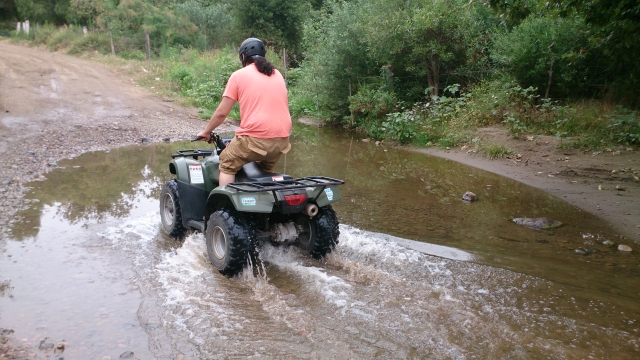  Traverser l'eau sur un VTT 