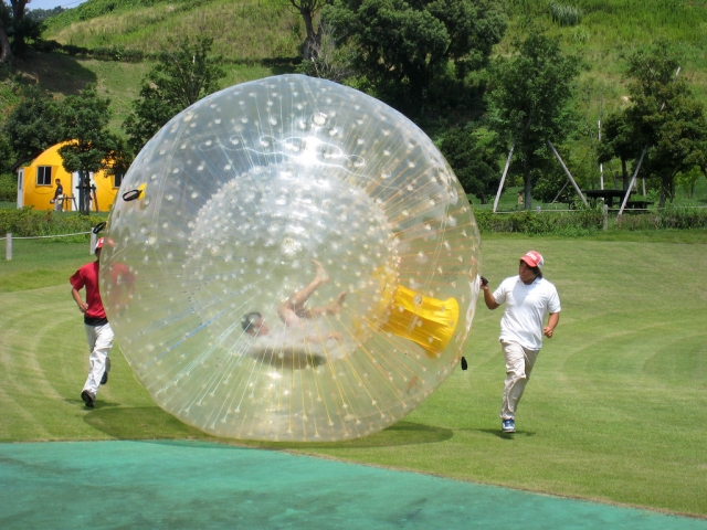  Sempre estaremos fornecendo apoio no Zorbing 