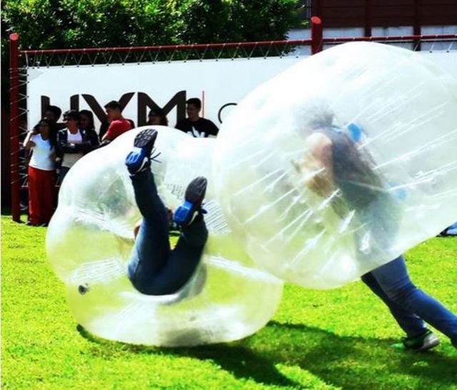 Viva a experiência de executar o Zorbing 