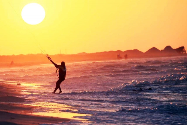  Kitesurfing on the Yucatecan coast 