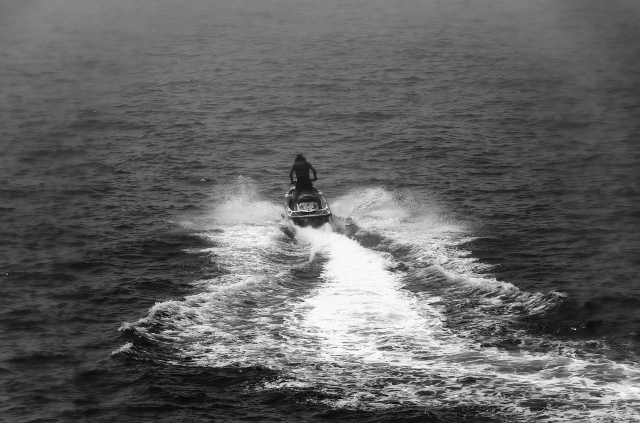  Jet ski at full speed