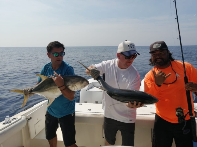  Fishing professionals 