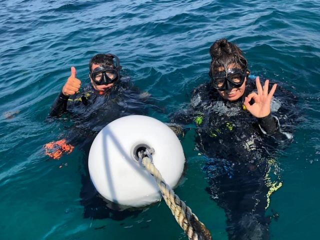  享受我们的潜水之旅 