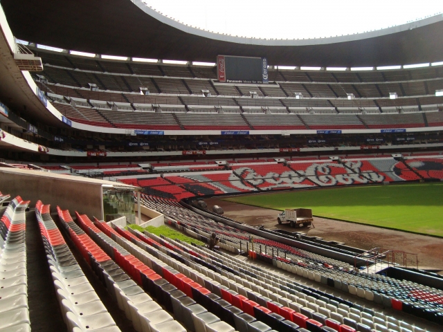  Tribunes dans le stade 