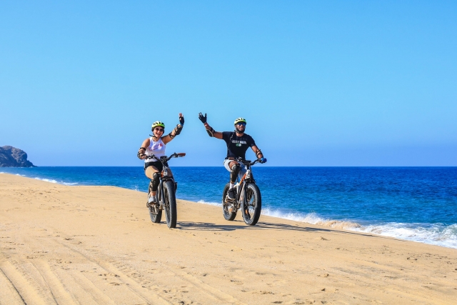  Couples ride 