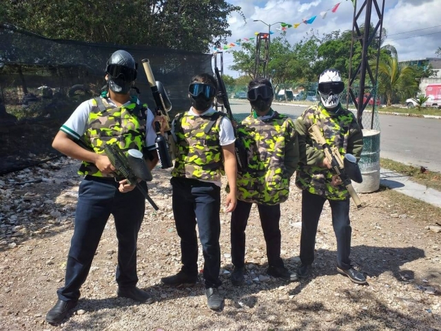 Amigos en batalla