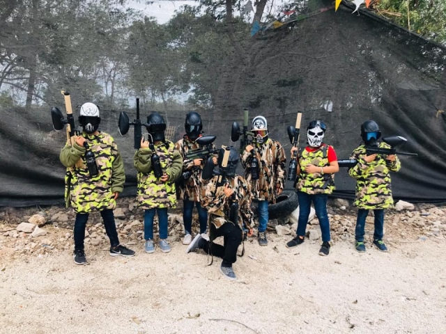 Equipados con los trajes