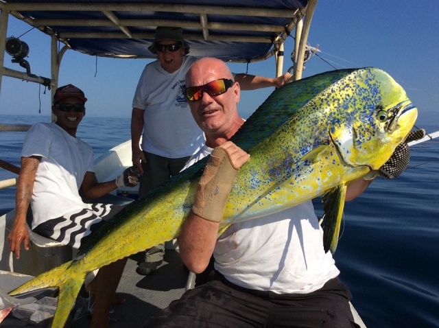  Fishing in Puerto Escondido 