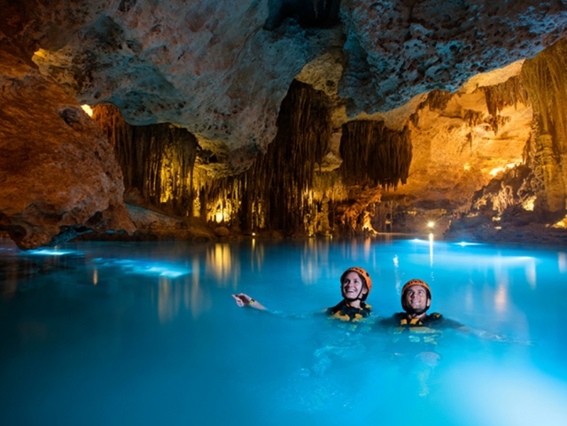  Swimming in Xcaret Park 
