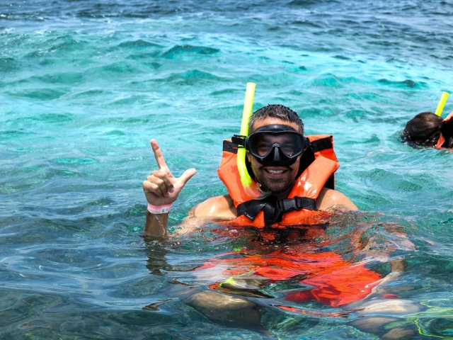  Snorkel swim Cancun 