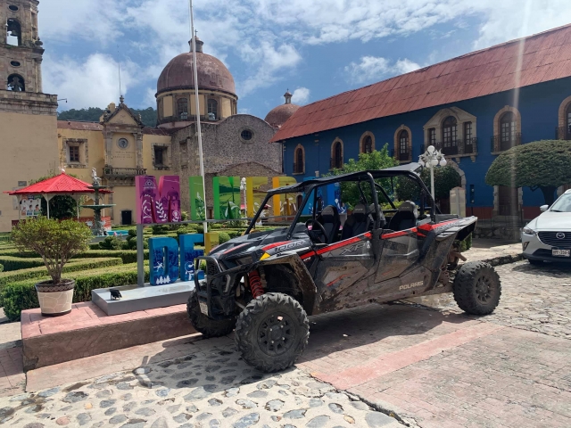 Recorre en Razer el poblado de mineral el chico