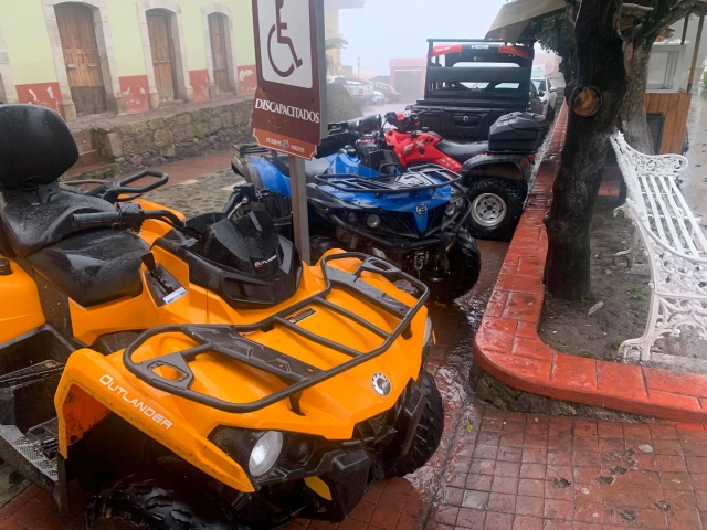  Come with your partner and enjoy an ATV route through Mineral del Chico