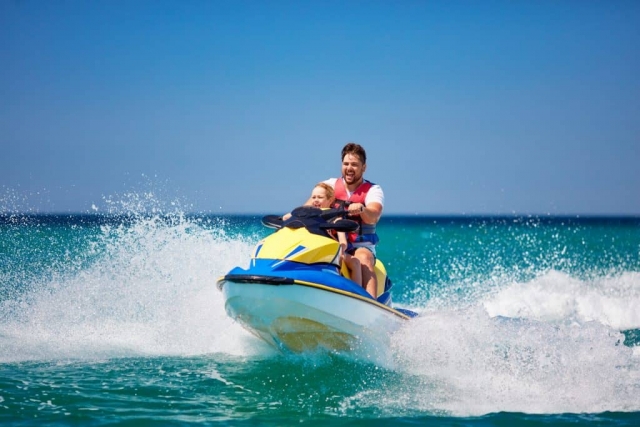 Ride the waves of Playa del Carmen 