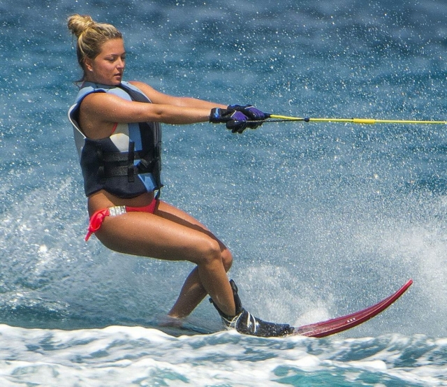 Esquí acuático en playa Linda Ixtapa