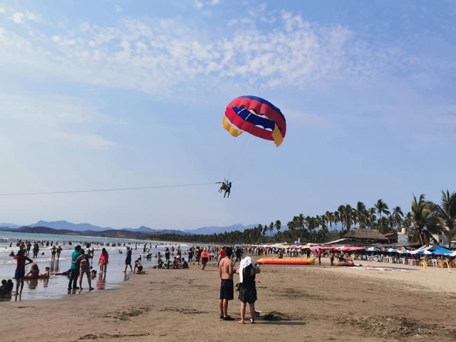Parasailing Playa Linda Ixtapa
