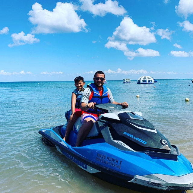  Moto d'acqua sull'isola 