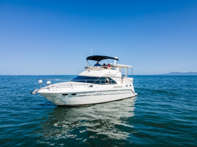 e-19757902-e-19757674-01-yacht-81623450141894116255952972321.jpg