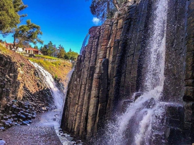  Basaltic prisms 