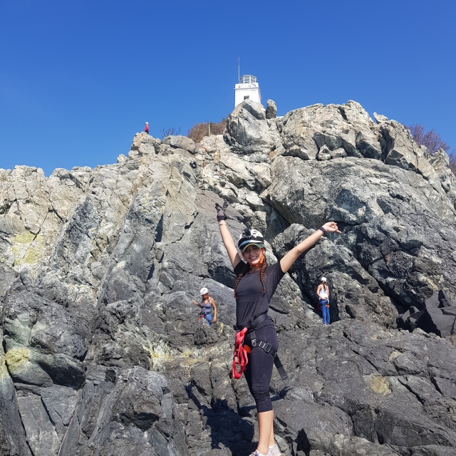  Rappelling experience 