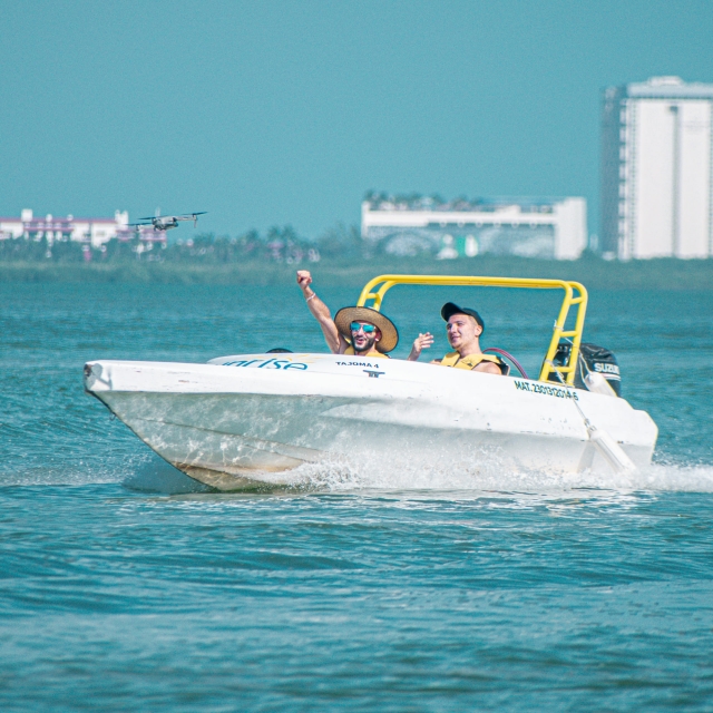 Speed boat