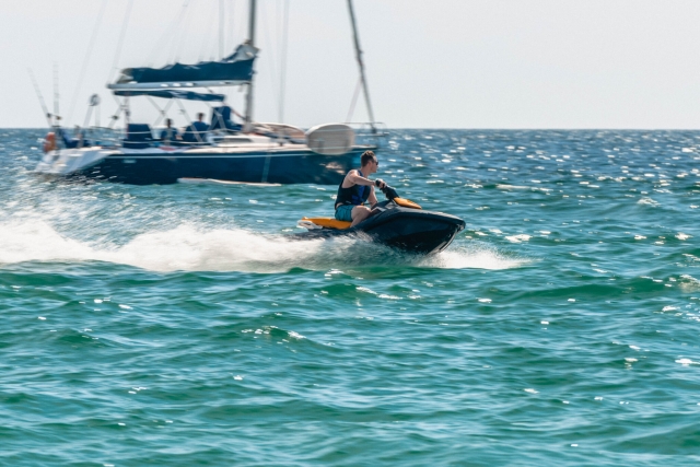  Dirigindo uma Jetski 