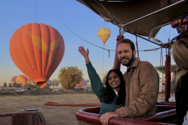  Couple flying 