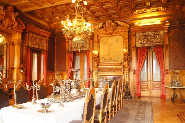  Viceregal castle 
