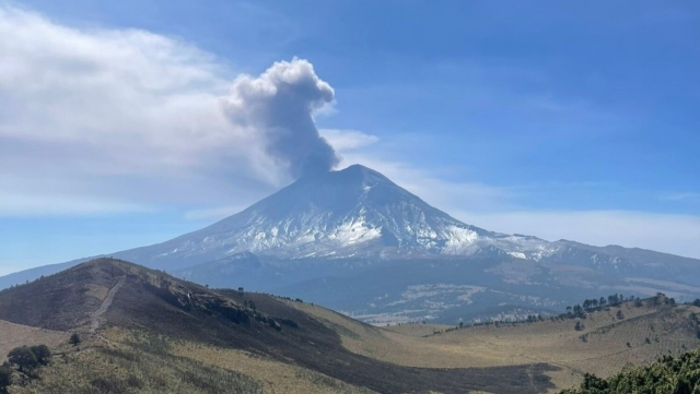  Tourc hike to the volcanoes 