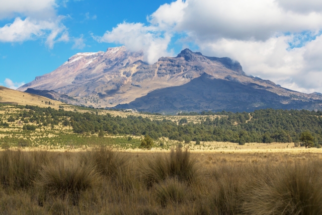  Walk through Cortés Pass 