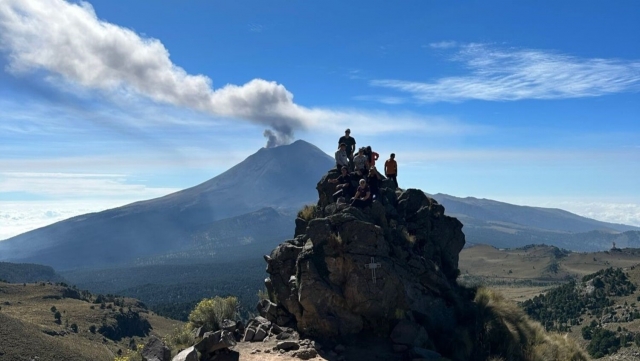 Hiking to the volcanoes 