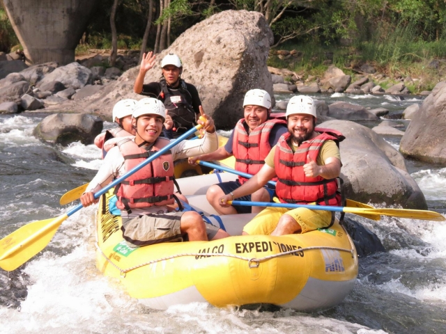  Adrenalina durante la discesa in rafting