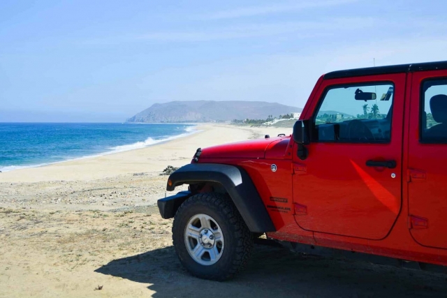 p-4085-jeep-en-playa1664980971_1664981168752.jpg