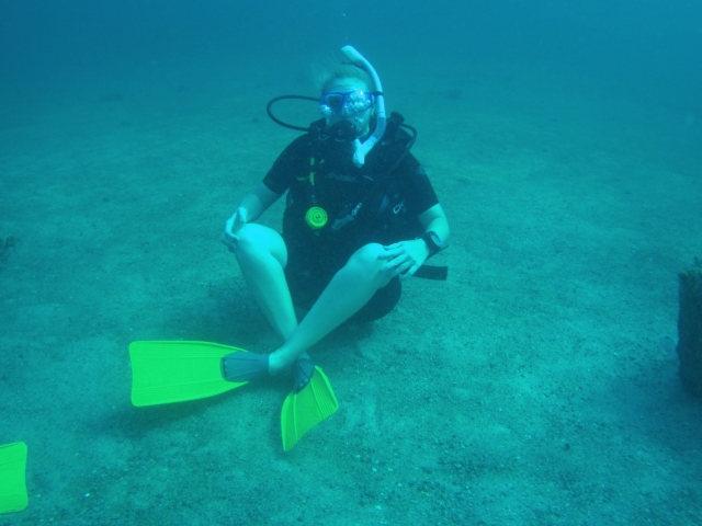 Disfrutando de la inmersión de buceo