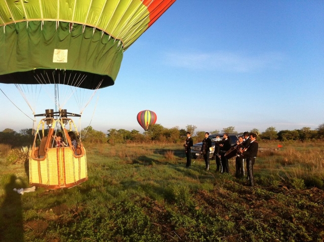  Be surprised with a balloon ride 
